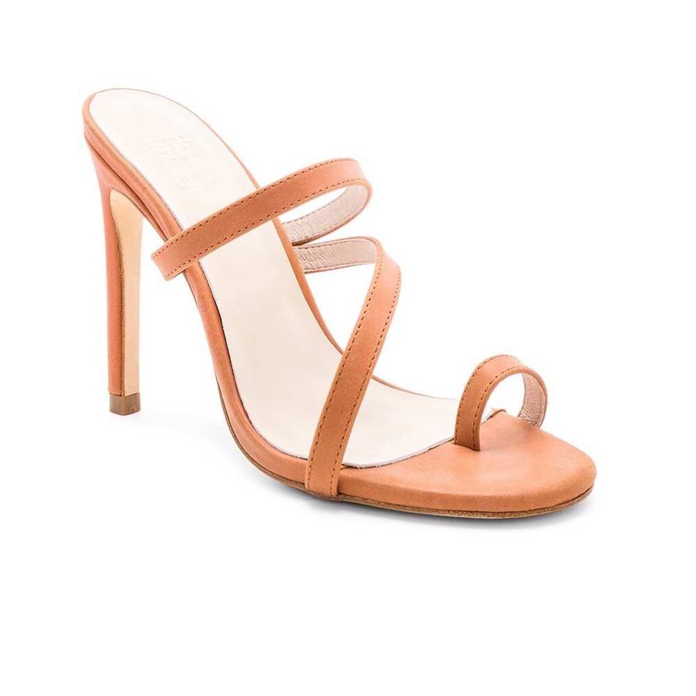 NWT RAYE | Russell Heel